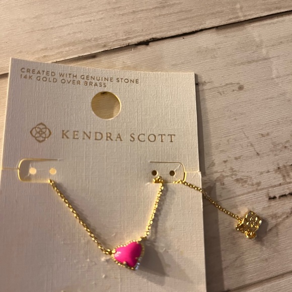 Kendra Scott Gold Necklace with Fuchsia Heart Charm - Picture 4 of 4